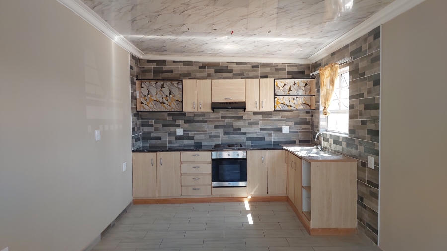 5 Bedroom Property for Sale in Ravensmead Western Cape